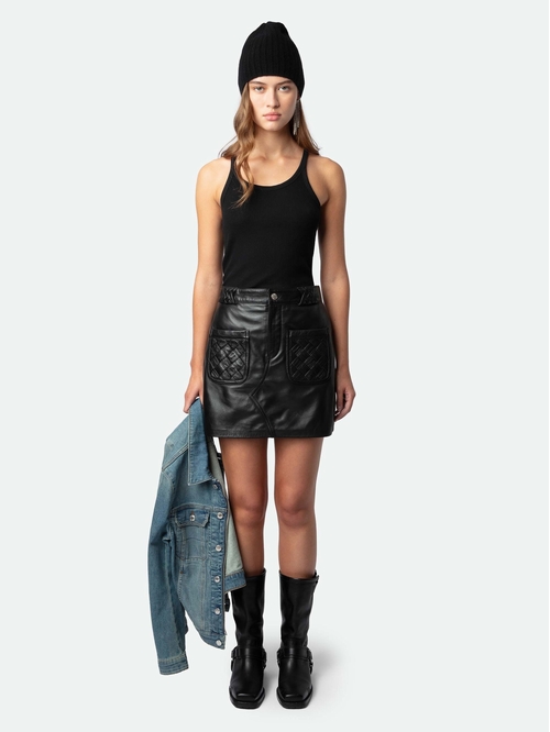 Short, straight skirt in smooth black leather with braided