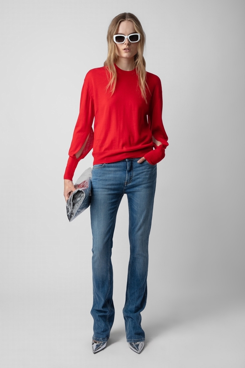 Red merino wool round-neck jumper with long sleeves