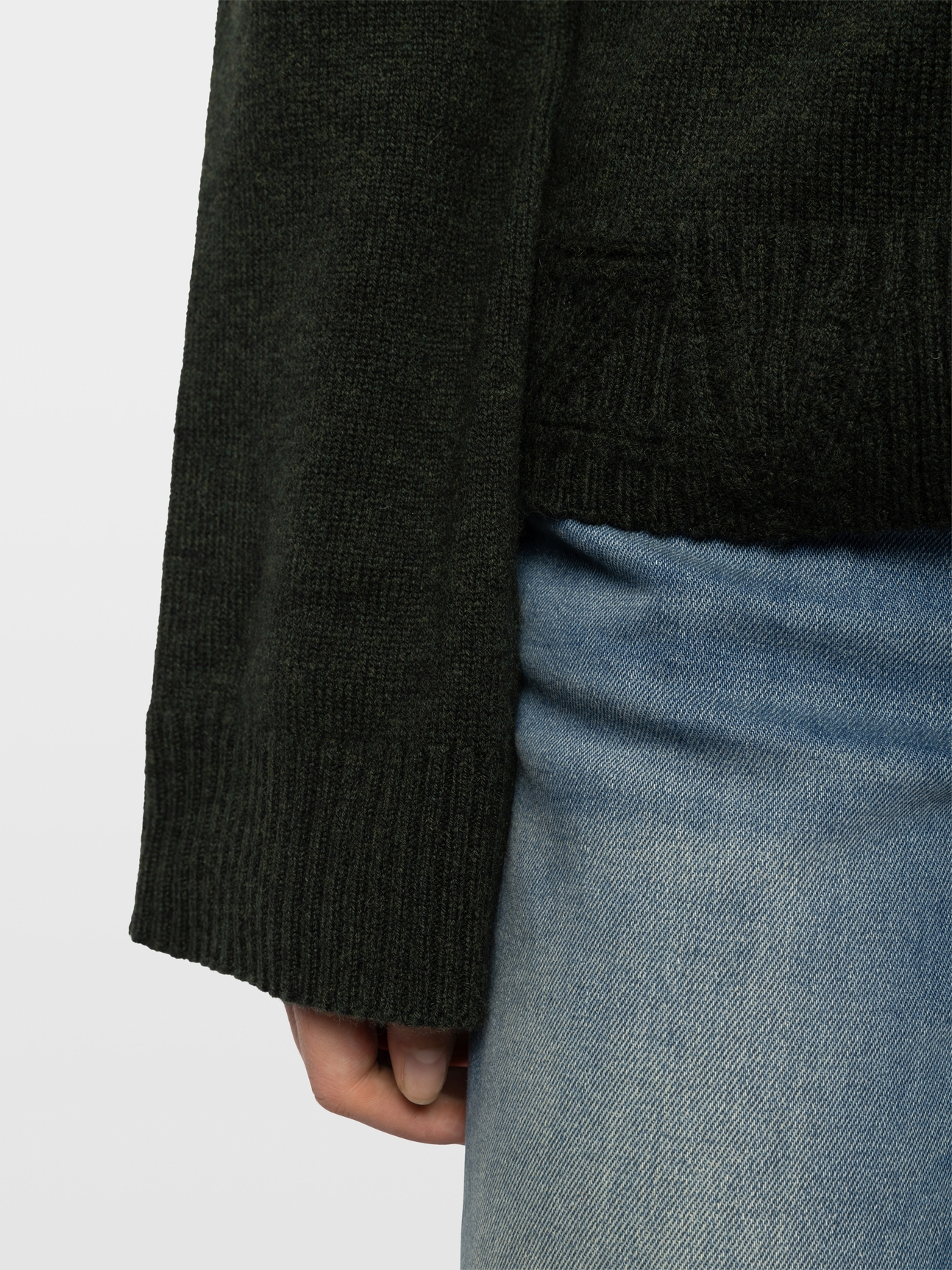 LUCALA SWEATER