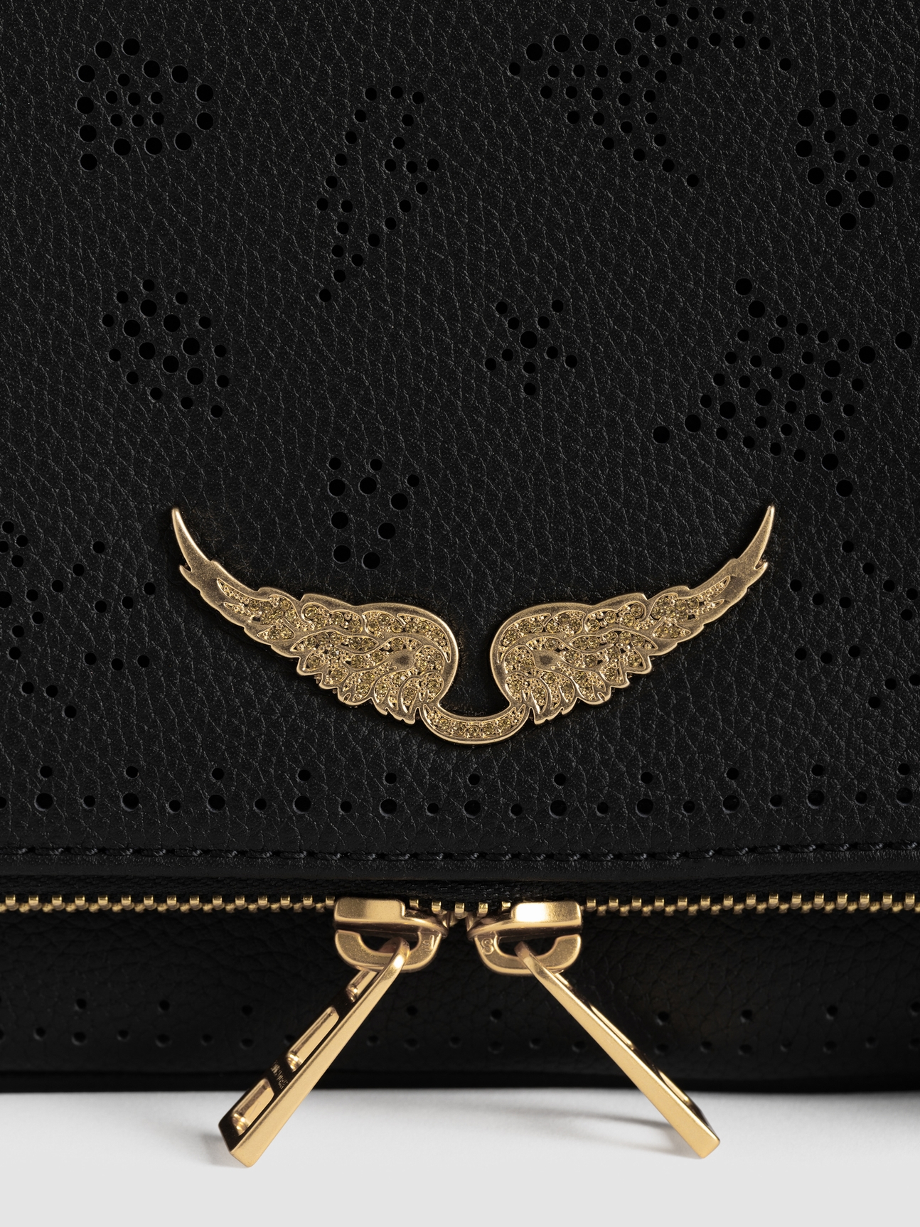 ROCK PERFORATED CLUTCH