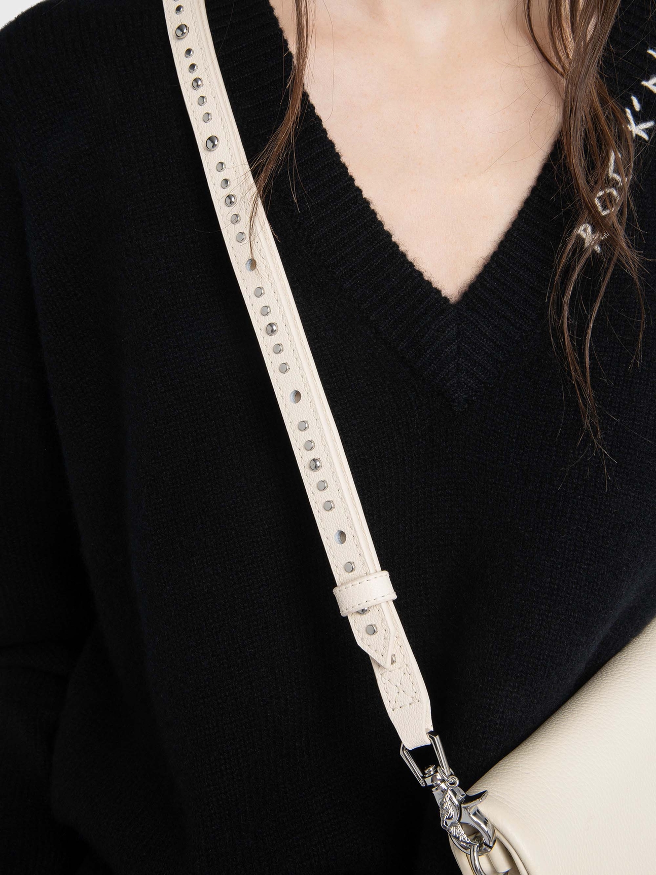 OVERSTUDDED SHOULDER STRAP