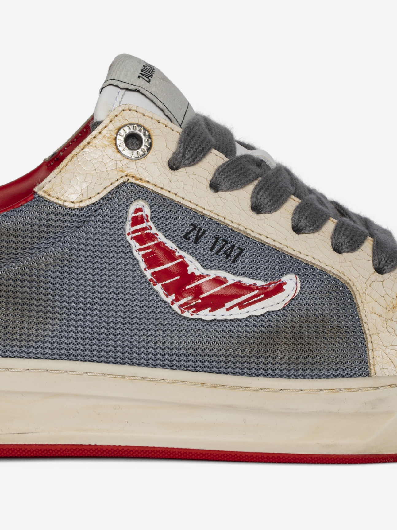 BASSES FLY WINGS USED SNEAKERS