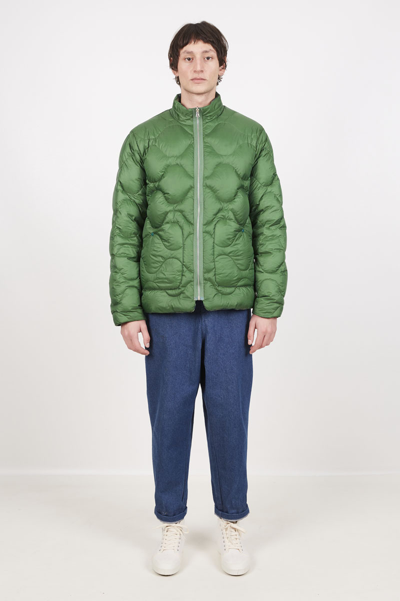 Reversible down jacket, water repellent plain nylon recycled