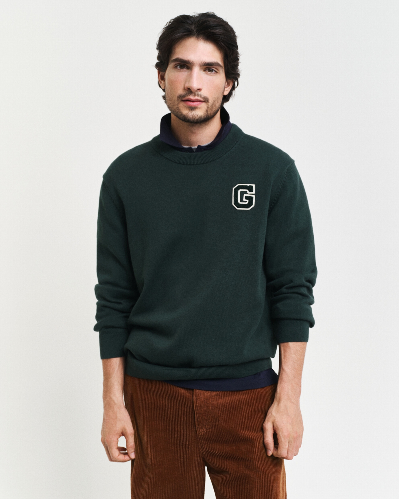 PULL COL ROND AVEC ÉCUSSON GANT