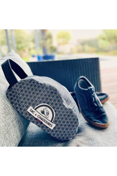 Sac à chaussures en tissu  Doris . Des petits motifs