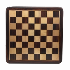 Très beau plateau d'échecs en palissandre et érable.