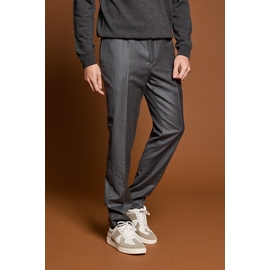 Pantalon by Spontini Ce pantalon a été pensé pour être porté