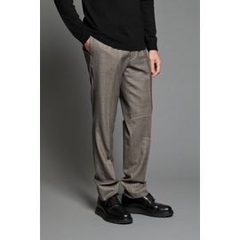 Pantalon by Spontini Ce pantalon a été pensé pour être porté