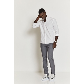 Le pantalon chino spontini vous met en valeur dans chaque