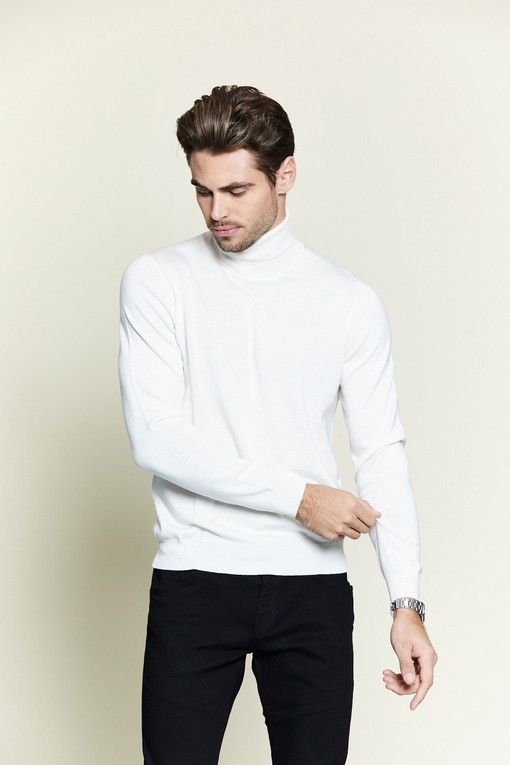 Ce pull col roulé en laine Mérinos donnera une touche