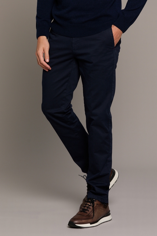 Pantalon chino en coton by Spontini pour homme. Léger,