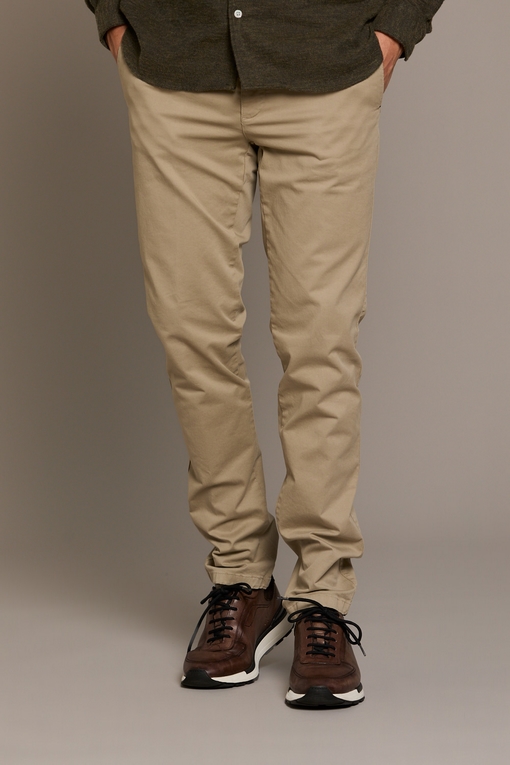 Pantalon chino en coton by Spontini pour homme. Léger,