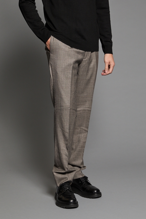 Pantalon by Spontini Ce pantalon a été pensé pour être porté